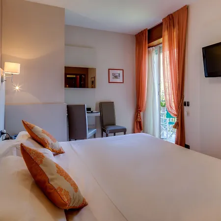 Hotel Western Regina Elena 4*
