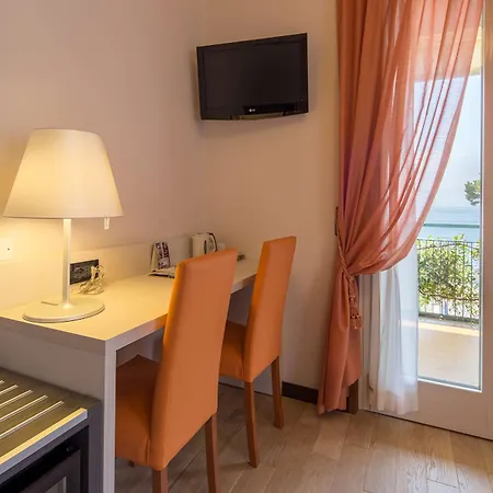 Hotel Western Regina Elena 4*