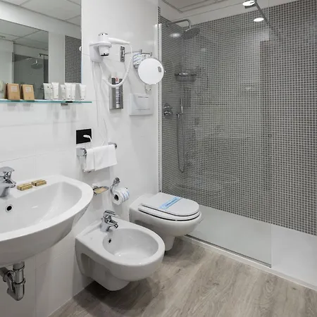 Western Regina Elena Hotell 4*
