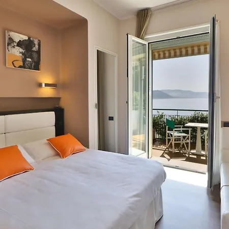 Hotel Western Regina Elena 4*