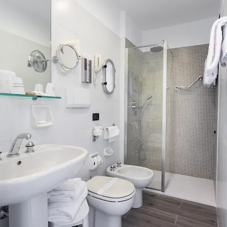 Western Regina Elena 4*