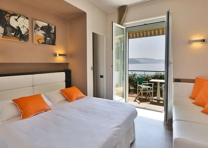 Hotel Western Regina Elena 4*